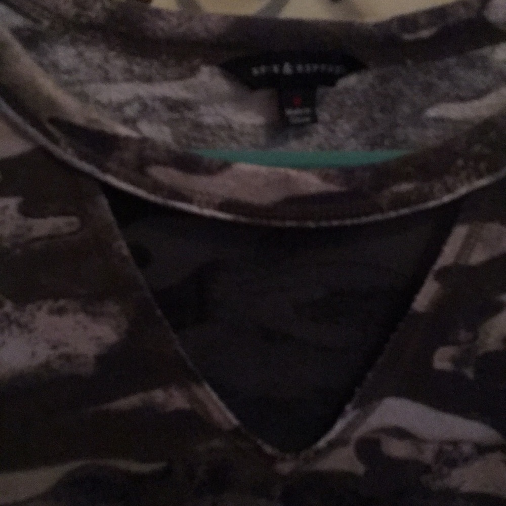 Shirt - Picture 2 of 2